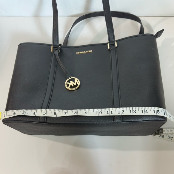 👜 🖤 Large Michael Kors Shoulder Tote - Black 🖤 - Picture 7 of 16